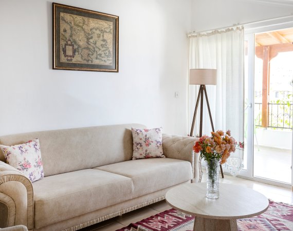 Terrace Apartment with Garden View (No.7)